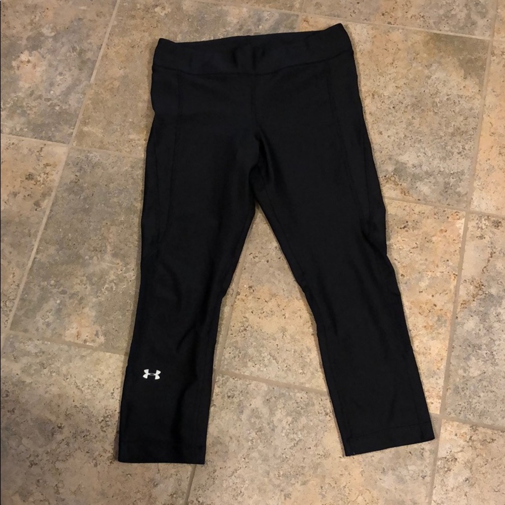 UA black capri leggings